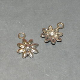 Anhänger Gänseblümchen antiksilber