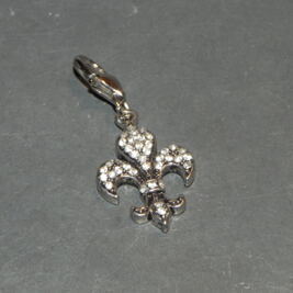 Anhänger Fleur de Lis mit weissem Strass