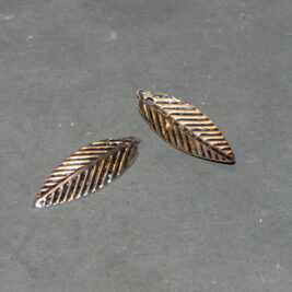 Anhänger Blatt länglich antiksilber