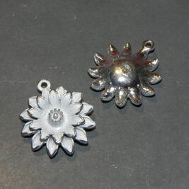 Anhänger Blume silber mit weisser Emaille