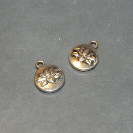 Anhänger Blume Seerose antiksilber